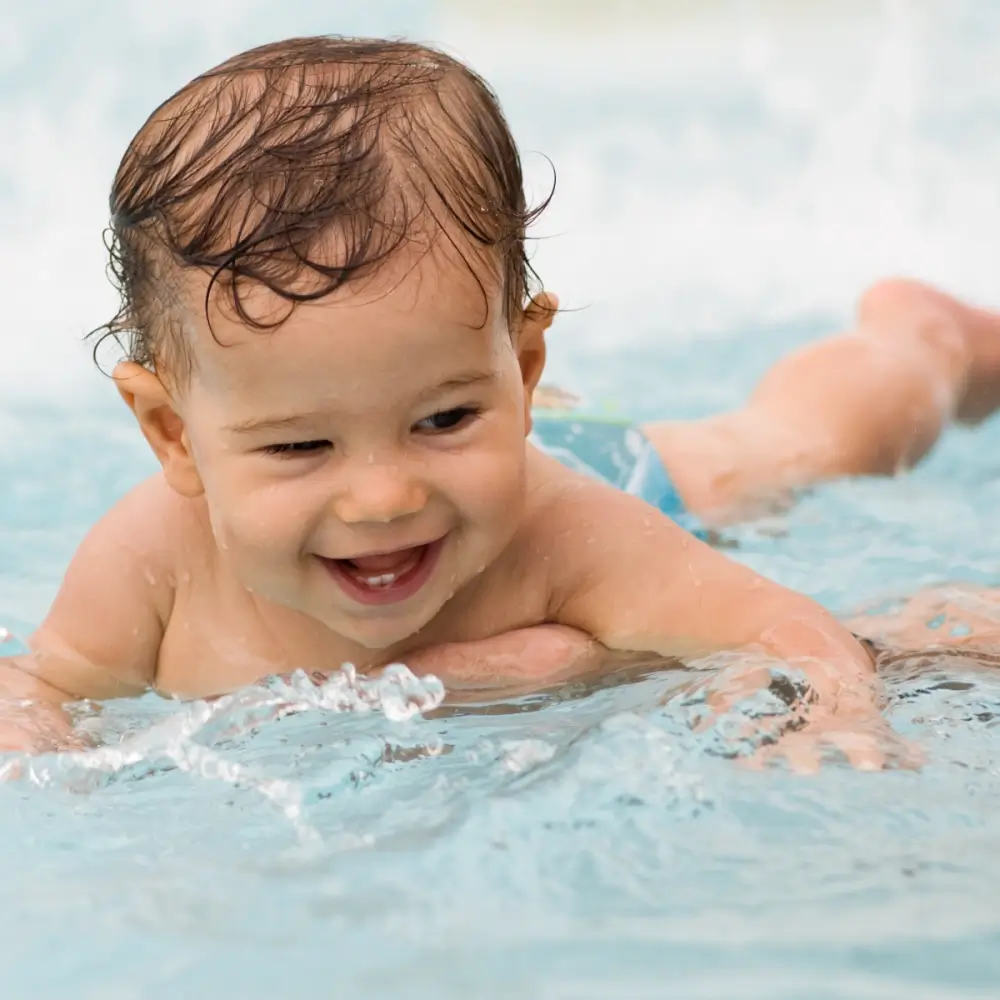 babies-swimming-stafford Rookie Lifesaver course in Stafford.